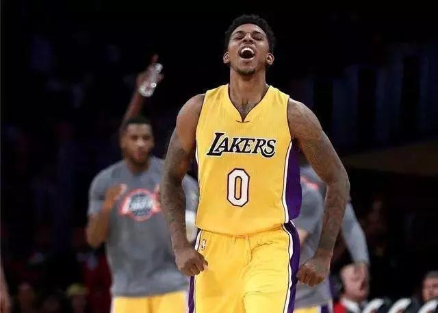 持续通过手 持续通过手